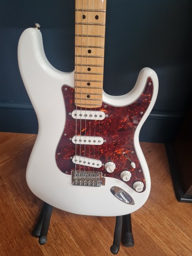 Fender stratocaster - fender,