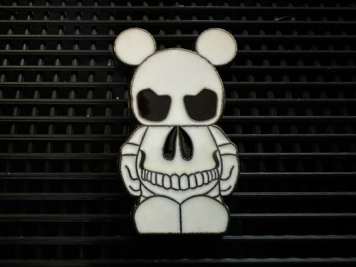 2011 vinylmation skull - 2011, jr