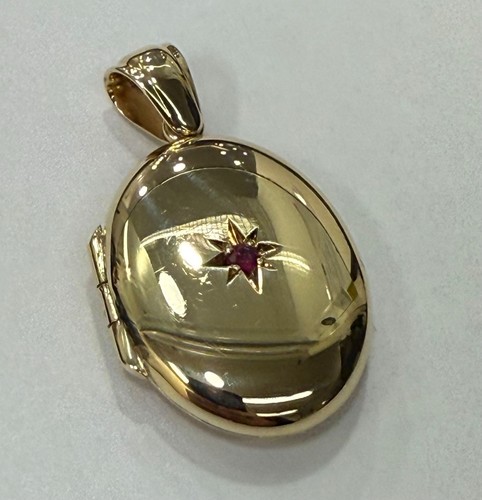 9ct gold oval ruby - 9ct,