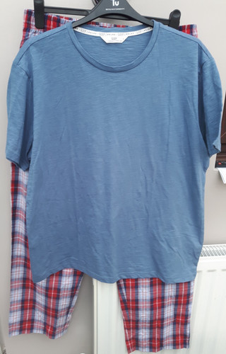 Mens size large top - tu, &