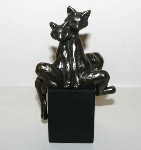 Cats sitting bronze - sitting, effect