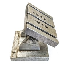 Tilting milling table