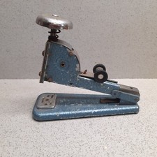 Vintage VANGUARD Type No. 4 Desktop Stapler Good Example made in England