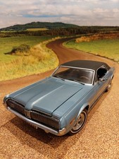 1:18 Sun Star 1968 Mercury Cougar XR7 (Blue with black roof))