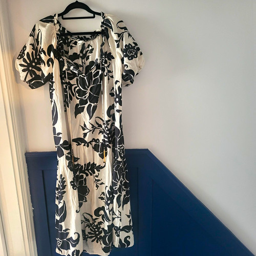 Black white floral square - white,