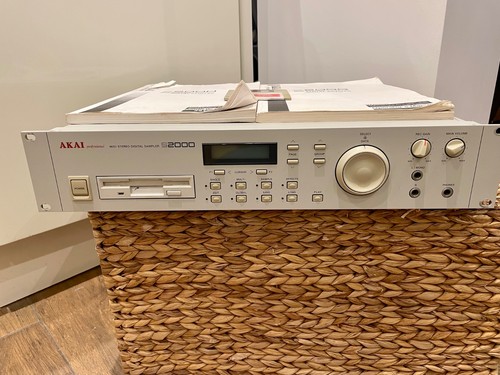 Akai s2000 classic sampler - classic, –
