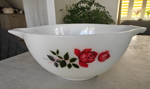 Vintage retro medium 1960s - vintage,