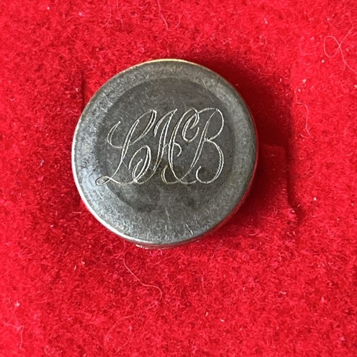 Hunt button liberty - hunt, button.