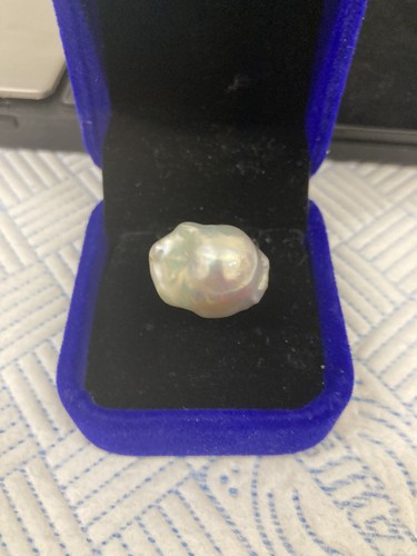 Large baroque freshwater pearl - large,