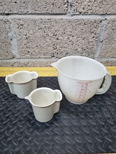 Vintage tupperware jugs mix - 3x,