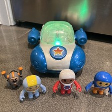Go Jetters Lights & Sounds Vroomster Vehicle + Kyan, Lars, Foz & Glitch Figures