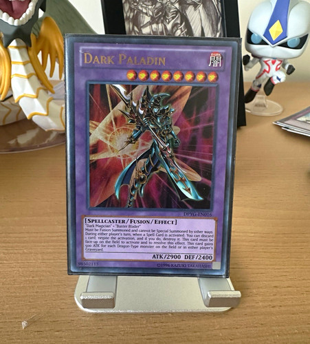 Dark paladin - dark, rare)