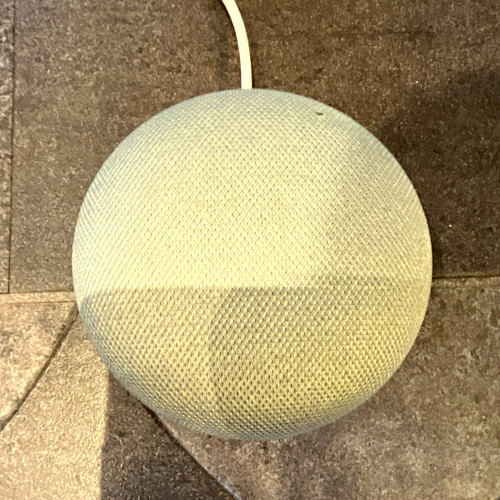 Google home mini smart speaker - google,