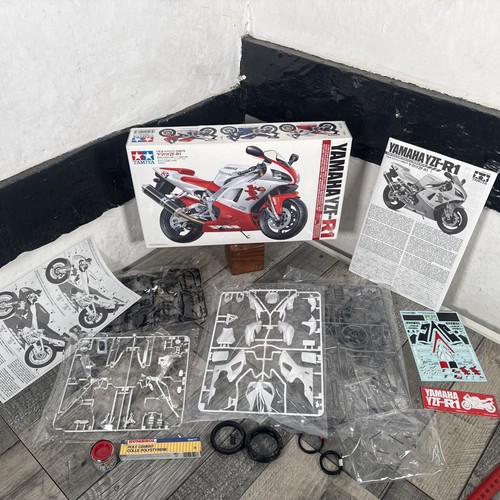 Tamiya 14073 yamaha yzf - yamaha, yzf-r1
