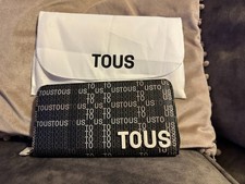 Ladies purse by Tous in grey multi. Zip fastenung. Dust bag. 8" x 4".