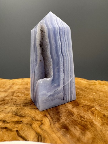 Crystal tower blue - lace, agate