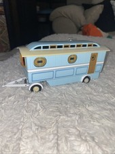 CORGI SHOWMANS CARAVAN