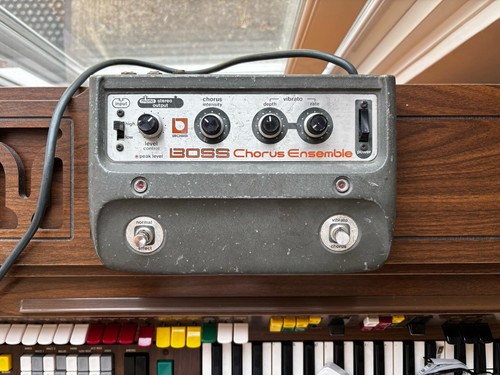Boss chorus ensemble - ce-1,