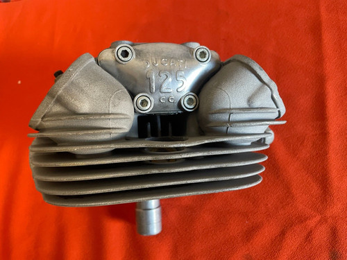 Ducati 125 single head - 125,