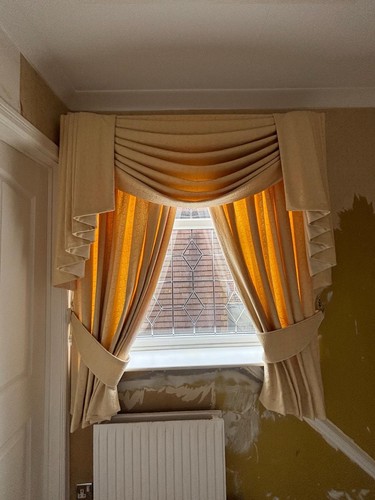 Gold coloured swags - gold, and