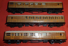Hornby OO Gauge LNER Teak