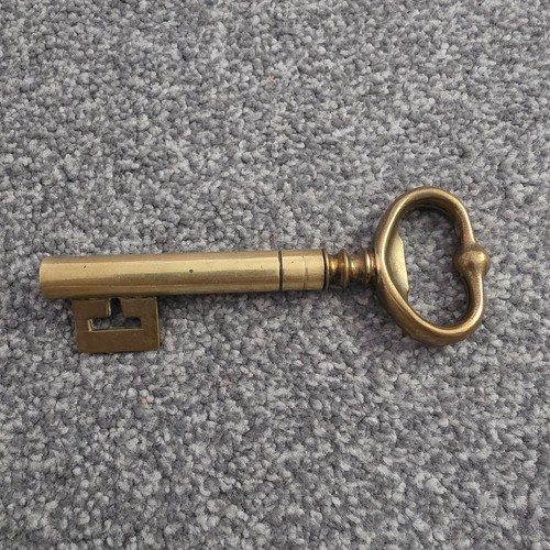 Corkscrew brass key type - corkscrew,