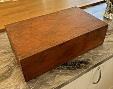 CE187: Vintage Wooden Box -
