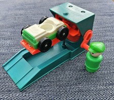 Vintage Fisher Price Little People Car Lift/Ramp with car and mechanic VGC