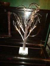 60cm Christmas Snowy Tree Withe 24 Wite White Led Battery Lights