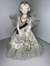 Peggy Nisbet Porcelain HRH