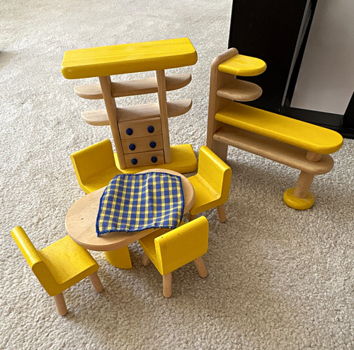 Pintoy wooden dolls house - wooden,