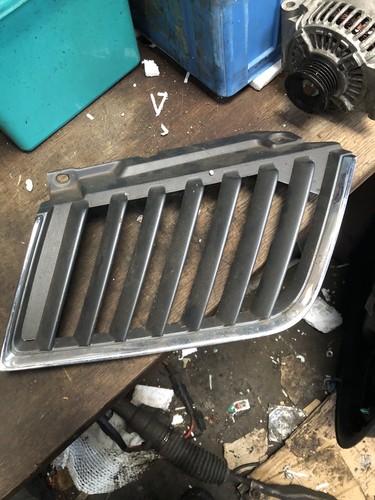 Mitsubishi l200 b40 grill - mitsubishi, car