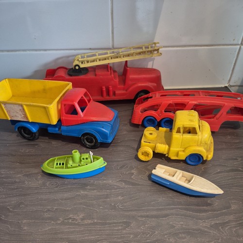Tudor rose vintage plastic - tudor,