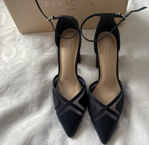 Ladies shoes navy size 6 - shoes,