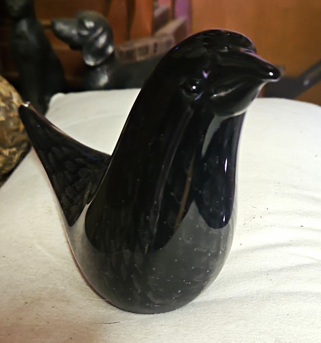 Black glass bird figurine - black,