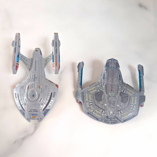 Star trek voyager - voyager, spaceship