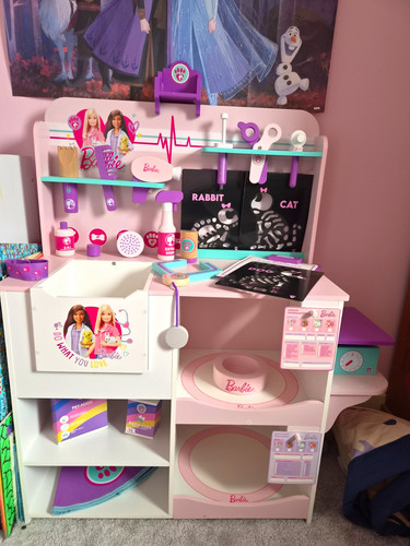 Barbie vet clinic grooming - vet,
