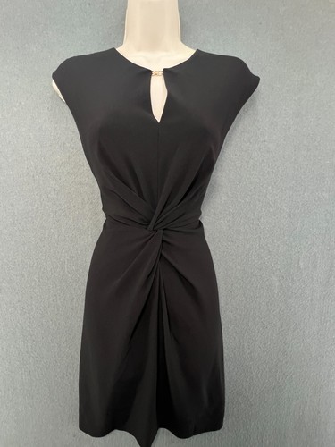 Tahari twist front little - front,