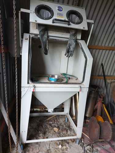 Shot blasting cabinet - shot,