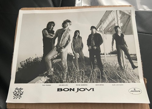 Bon jovi band hand signed - bon,