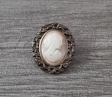 Cameo Brooche Pendant Plated