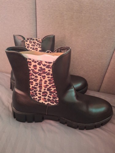 Leopard print ankle boots - print,