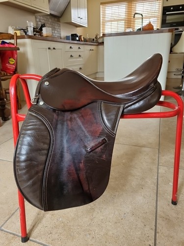 And j pony saddle - 16",