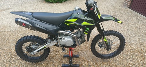 Stomp 140cc pitbike z3r big - 140cc,