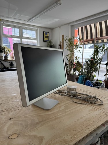Apple a1082 cinema display - apple,