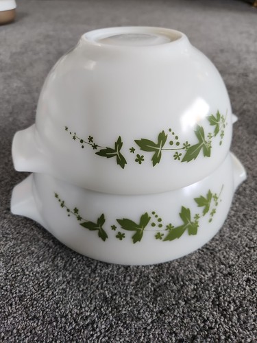 Vintage jaj pyrex hawthorn - vintage,