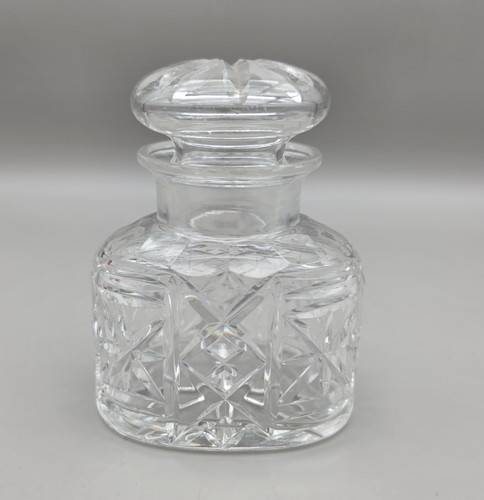 Decanter criss cross design - decanter,
