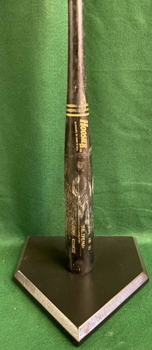 Black revolving bat display - revolving,