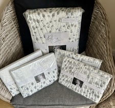 STUNNING KYLIE MINOGUE EVA