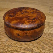HANDMADE THUYA BURL WOOD LIDDED ROUND TRINKET BOX.